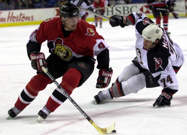 Martin Havlát v dresu Ottawa Senators při zápase NHL