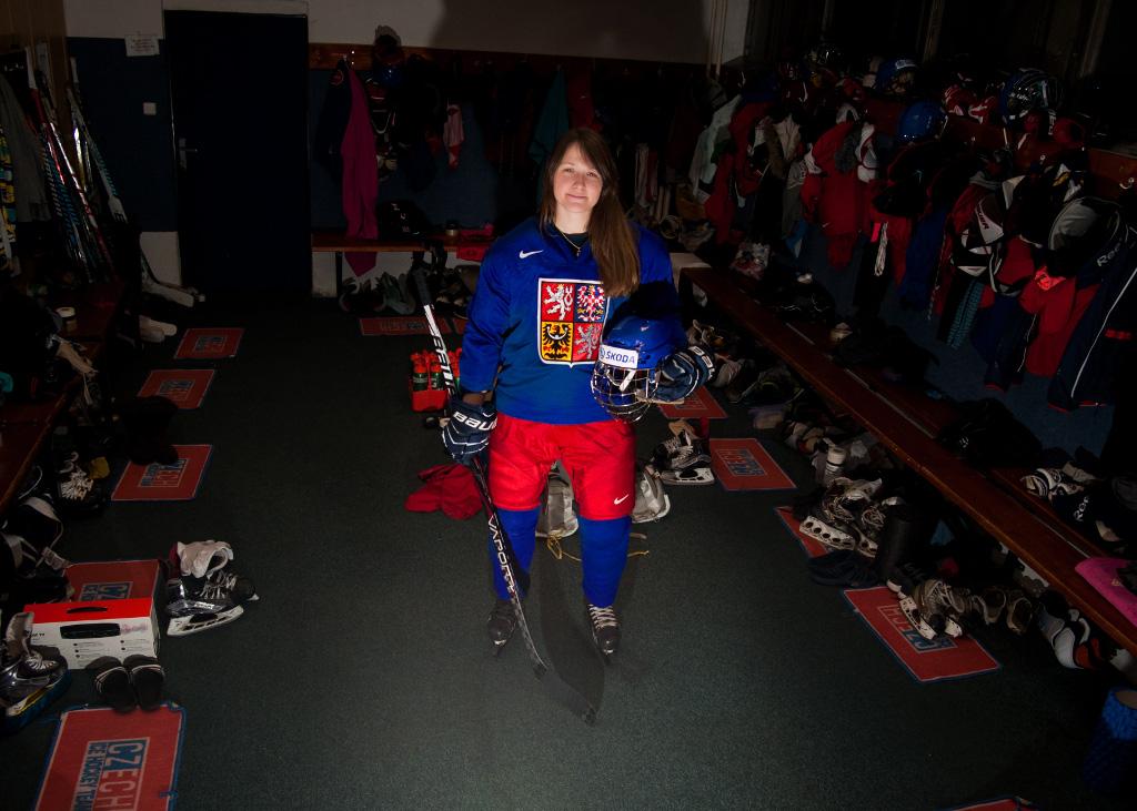 Alena Polenská je v hokejové šatně