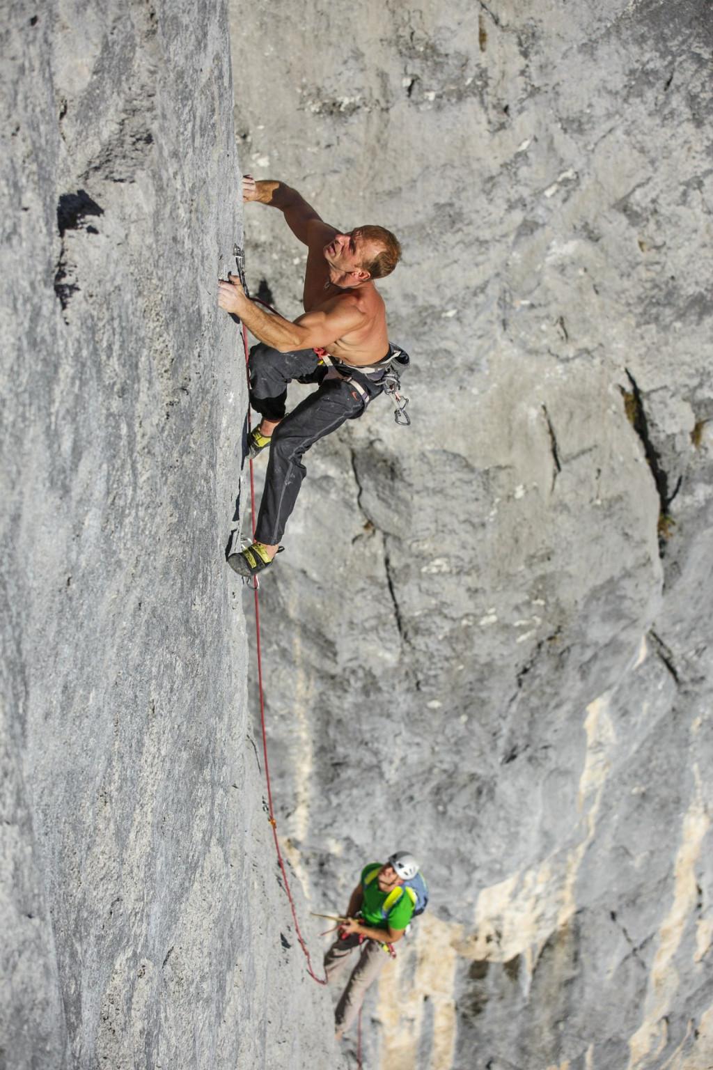 Jan Kareš v akci při lezení