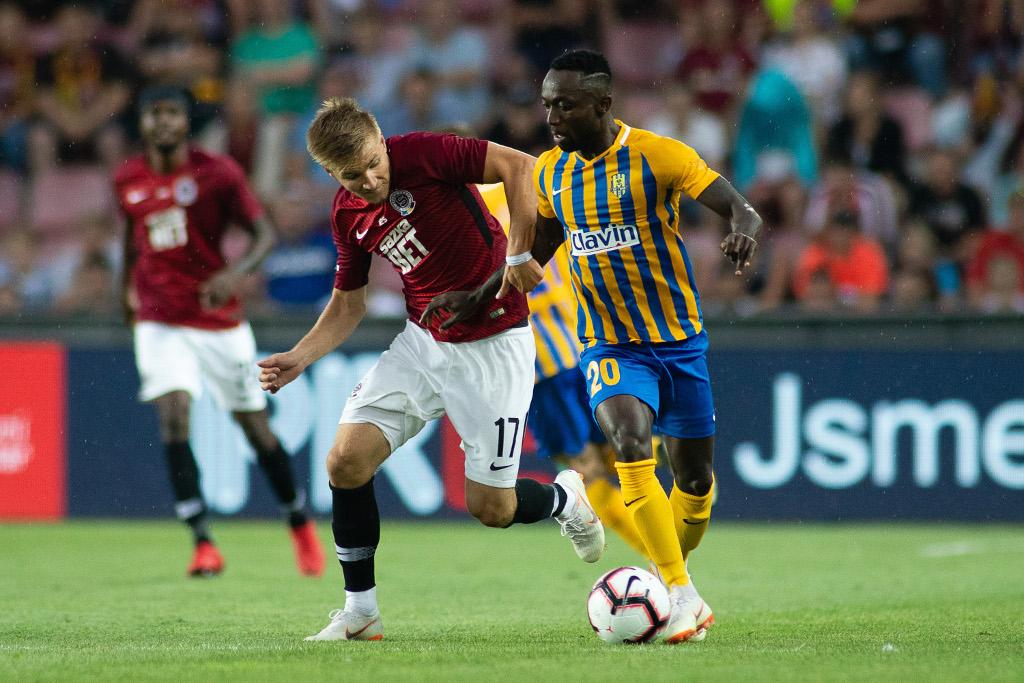 Joel Ngandu Kayamba v akci při zápase