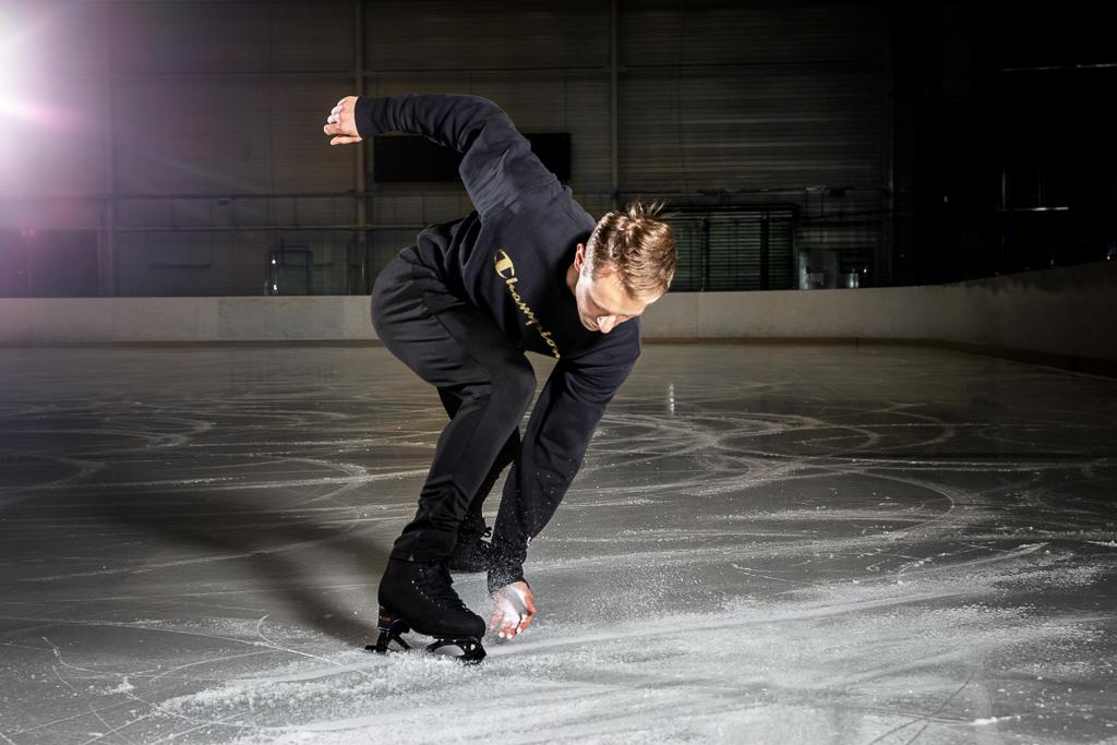 Michal Březina při taneční kreaci na ledě.