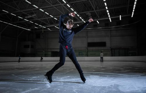 Michal Březina při tanečním vystoupení na ledě.