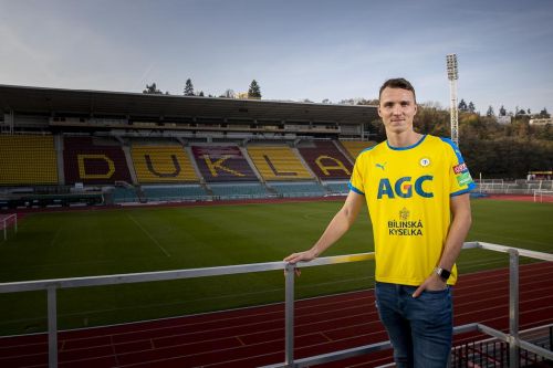 Michal Jeřábek na stadionu Dukly Praha.