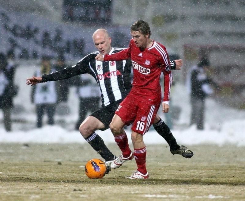 Milan Černý během fotbalového zápasu.